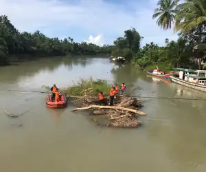 Antisipasi Banjir Luapan, BPBK Abdya Bersihkan Sungai