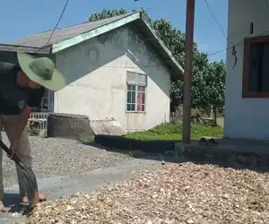 Ridwan, Sulap Tulang Ikan Tongkol Jadi Pakan