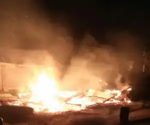 Rumah Yang Ditempati Rusna dan Dua Anaknya Hangus Terbakar