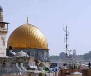 Biadab! Pemukim Ilegal Yahudi Serbu Masjid Al Aqsa