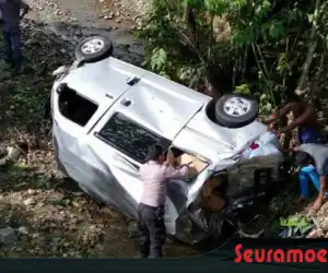Hilang Kendali Mobil Daihatsu di Abdya Terjun ke Sungai
