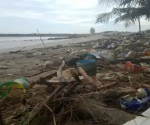 Beginilah Wajah Objek Wisata Pantai Jilbab Abdya, Penuh Sampah