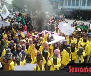 Aksi Mahasiswa Tolak PT EMM Berlanjut