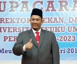 Dilantik Sebagai Warek III UTU, Mursyidin Targetkan Prestasi Internasional