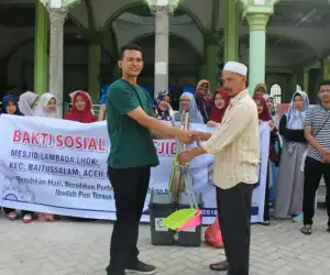 GenBi UIN Ar-Raniry Adakan Baksos Di Mesjid Lambada