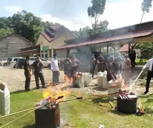 Kajari Abdya Musnahkan Sejumlah Barang Bukti Sepanjang 2019