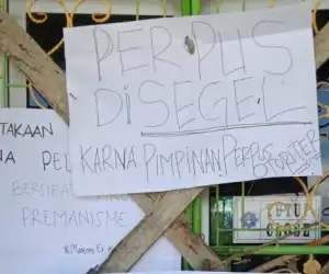 Terima Perlakuan Arogan dan Aturan Berlebihan, Mahasiswa Segel Perpustaan Utama UTU