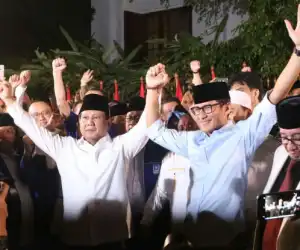 “Satu Kali Lagi” dan “Dua Kalimat Syahadat” Bergemuruh di Depan KPU