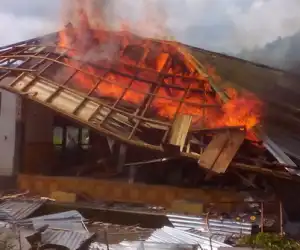 Gara-Gara Tak Diberikan Uang Untuk Membeli Narkoba, Anak Ini Tega Bakar Rumah Ibu Kandungnya