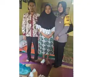 Personil Polsek Blangpidie, Santuni Warga Kurang Mampu di Abdya