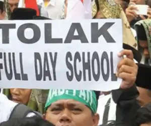 Bukan Hanya Orang Tua Siswa, Guru Juga Menolak Full Day School