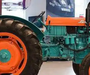 Wow, Traktor Ini Dijual Dengan Harga 291 Juta, Anda Berminat?