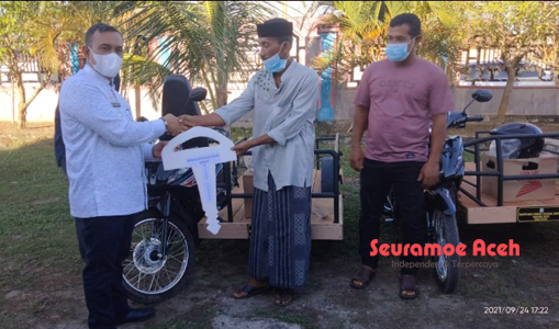 Lagi, Bupati Aceh Jaya Serahkan 5 Unit Becak Motor