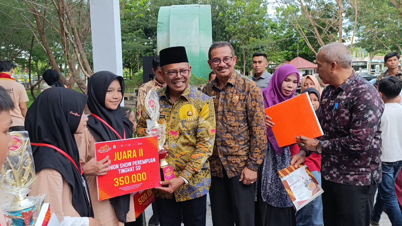 Pj. Bupati Aceh Jaya Tutup Festival Kuliner Khas Aceh Jaya dan Festival Poe Teumeureuhom Daya 2024