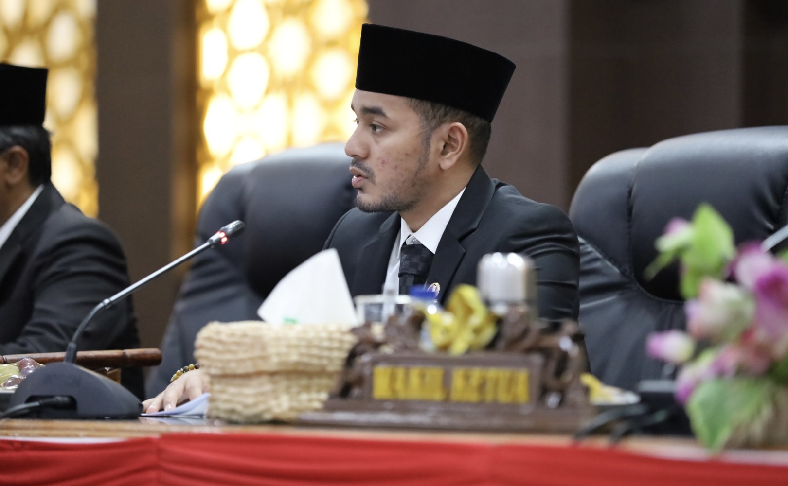 Resmi Dilantik, Mohd Rizki Ramadhan Jadi Ketua DPRK Termuda di Nagan Raya