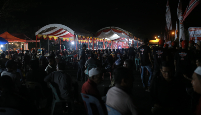 Gelar Silaturahmi Politik, Paslon Jadi Ubah Jalan Kompleks Perkantoran Jadi Lautan Manusia