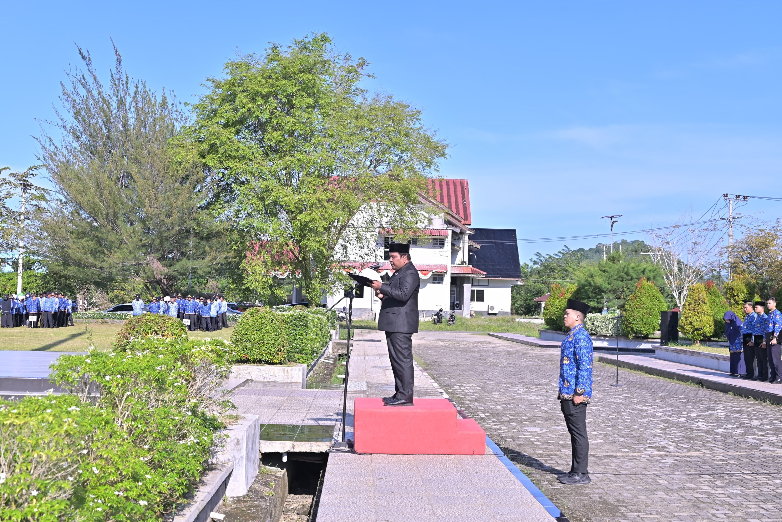 Pj. Sekda Aceh Jaya Pimpin Apel Kesadaran Nasional, Ajak ASN Implementasikan Efisiensi dan Efektivitas