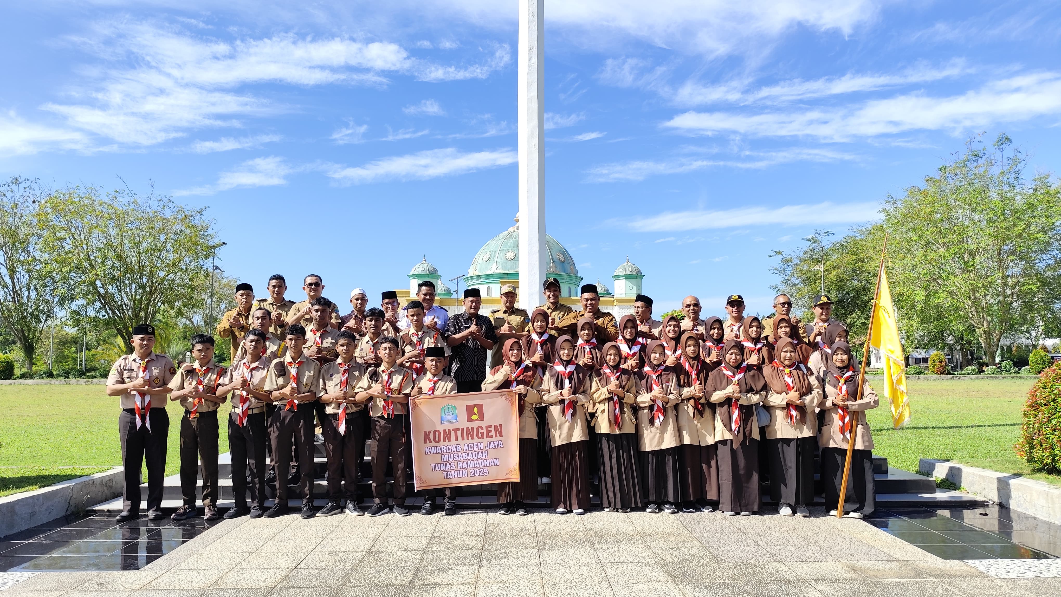 Bupati Aceh Jaya Lepas Kontingen MTR XXIV Menuju Aceh Barat