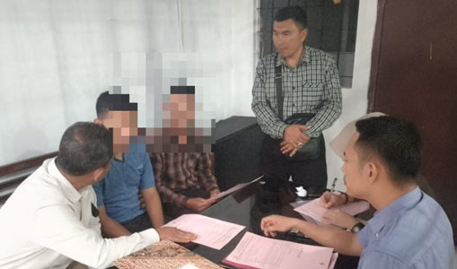 Penyidik Serahkan Dua Tersangka Pengeroyokan dan Barang Bukti Ke JPU