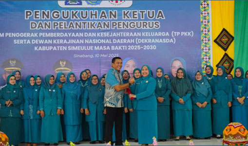 Bupati Lantik Pengurus TP PKK dan Dekranasda Periode 2025–2030