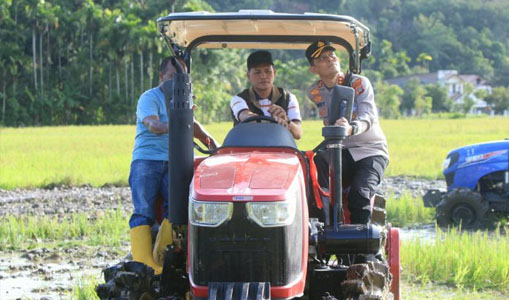 Layanan Bajak Gratis Diluncurkan, Bupati: Mengurangi Beban Petani