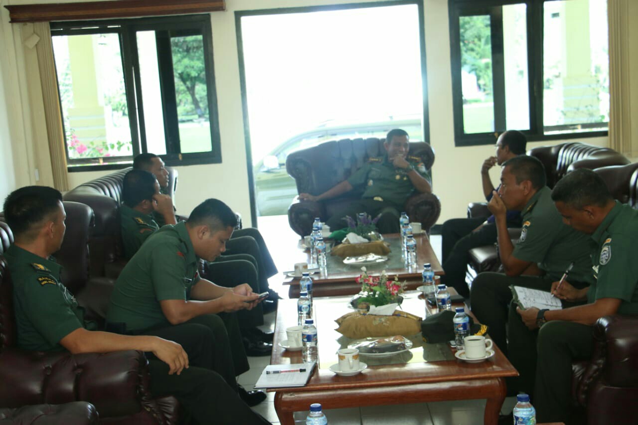 Rektor UTU Bersilaturahmi Dengan Danrem 012 Teuku Umar