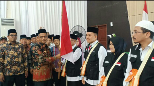 Bupati Nagan Raya Lepas Keberangkatan 393 JCH Kloter 12 Embakarsi Aceh