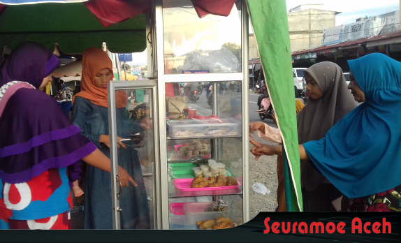 Pasar Dadakan Jual Menu Berbuka, di Serbu Pembeli